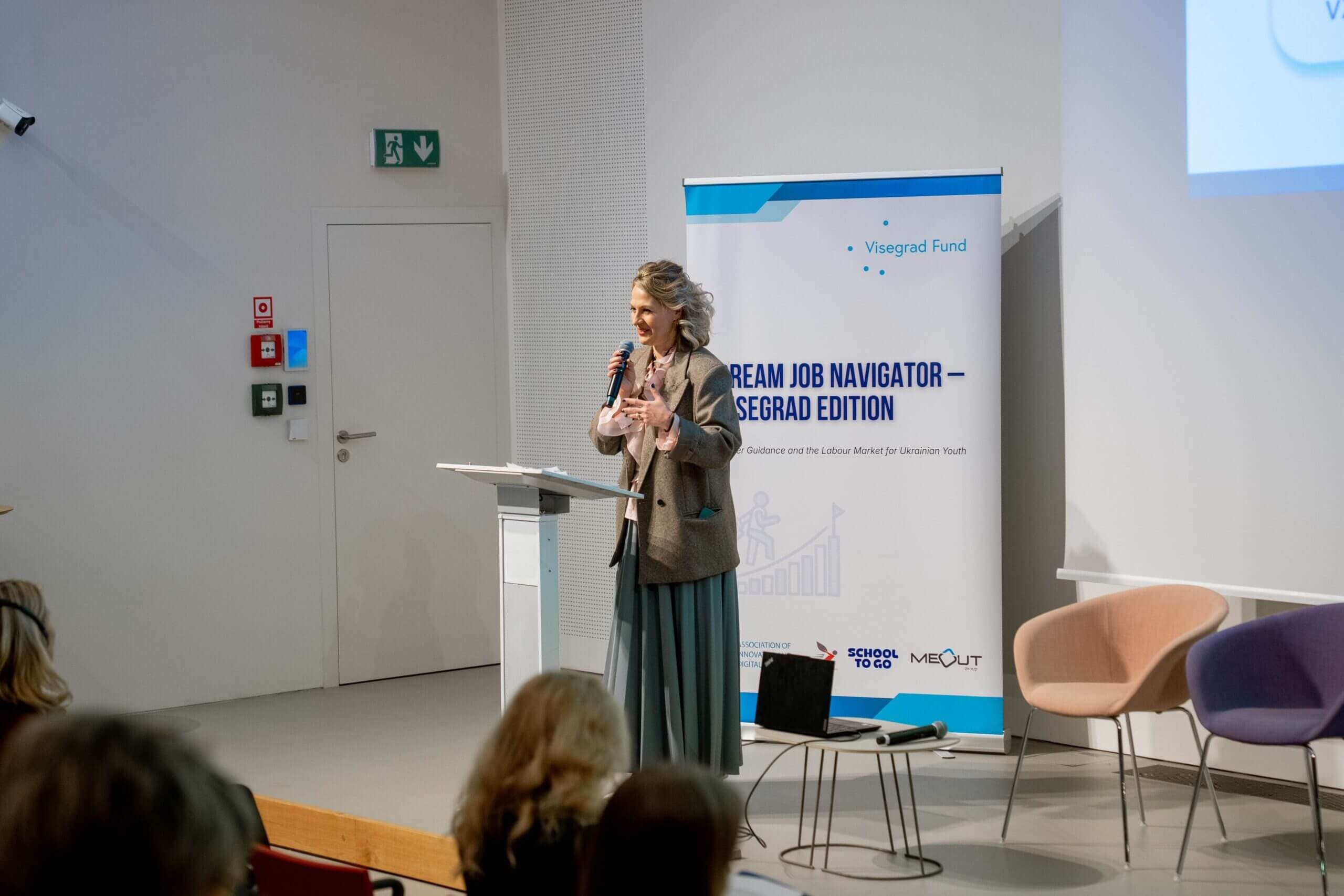 Виступ учасниці конференції Dream Job Navigator у Братиславі